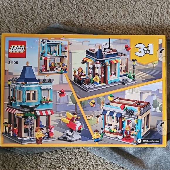 LEGO Creator 3-in-1 Townhouse Toy Set 31105 - Picture 2 of 6